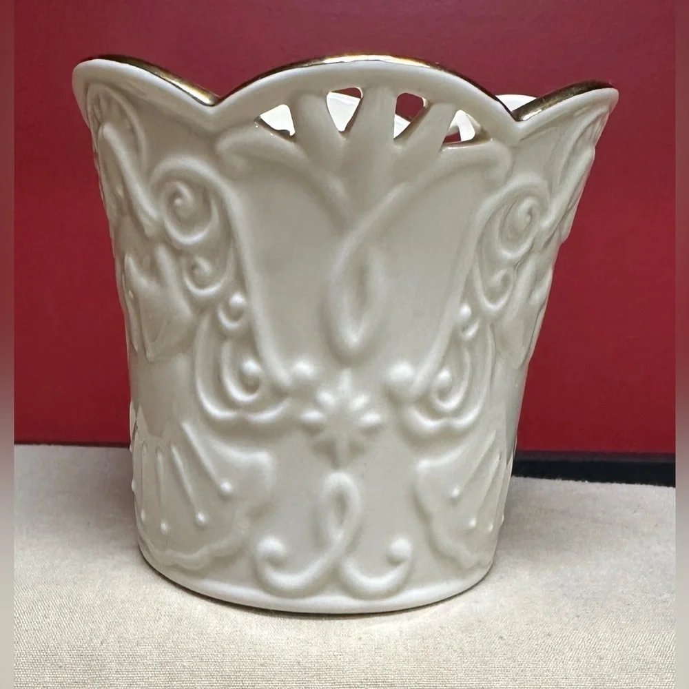 Lenox American by Design Merry Lights Porcelain Angel Votive with Gold Accents